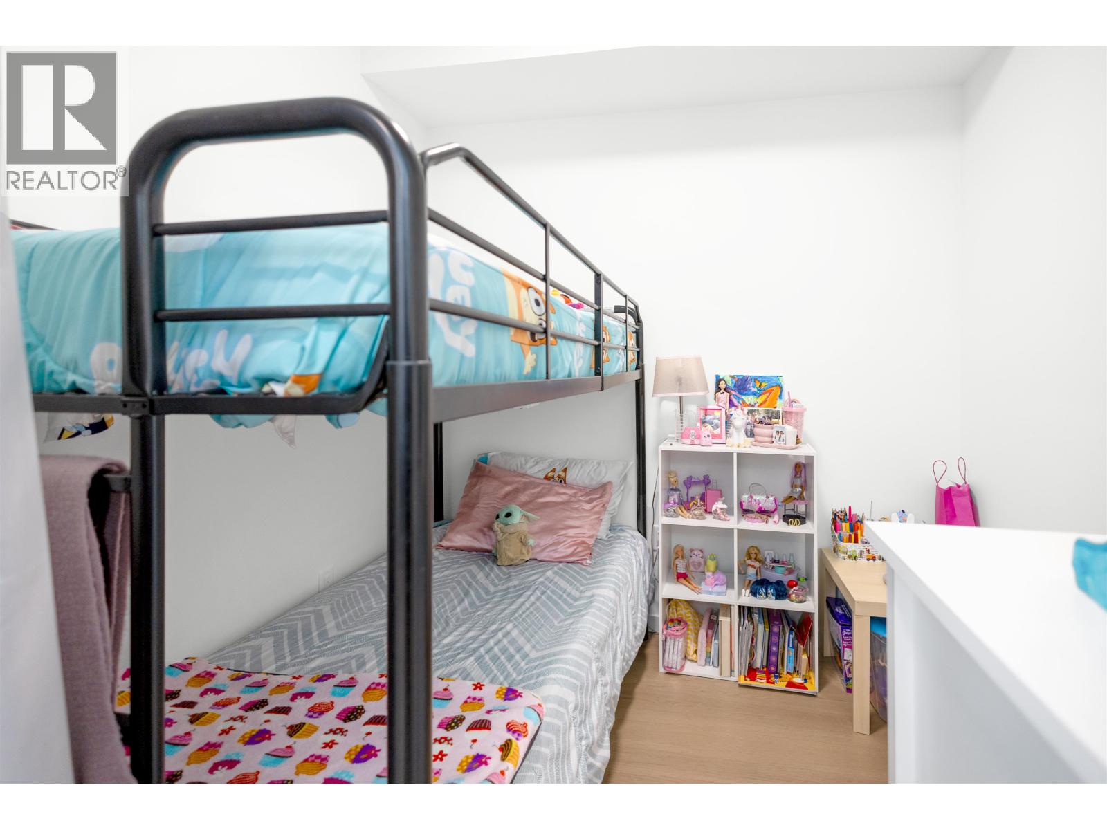 306 37994 2ND AVENUE, Squamish