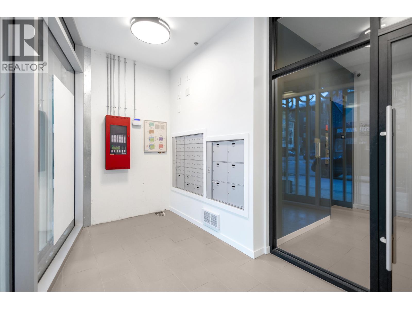 306 37994 2ND AVENUE, Squamish