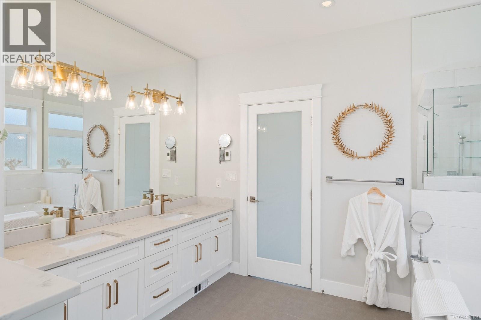 2168 CHAMPIONS WAY - 25