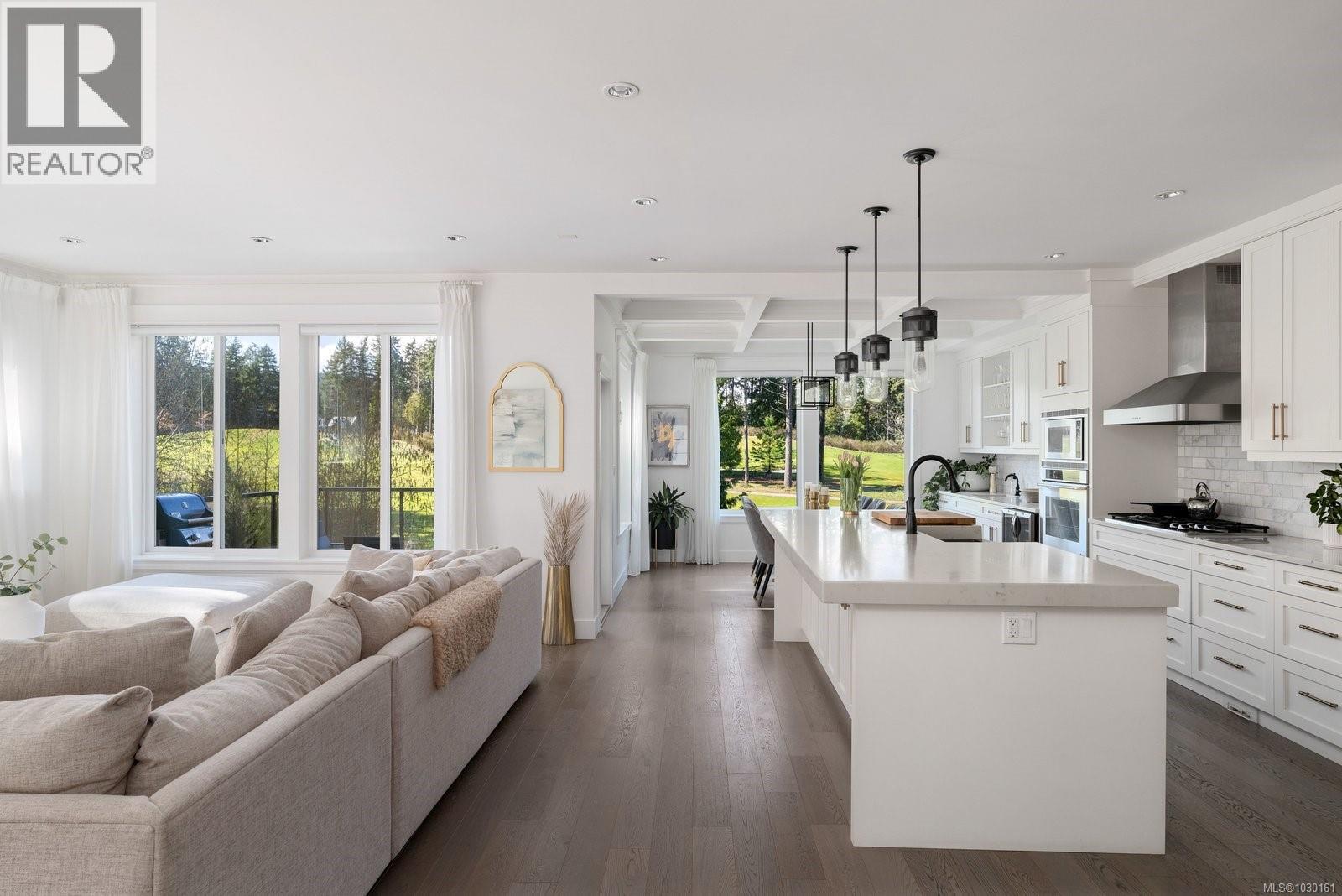 2168 CHAMPIONS WAY - Image 3