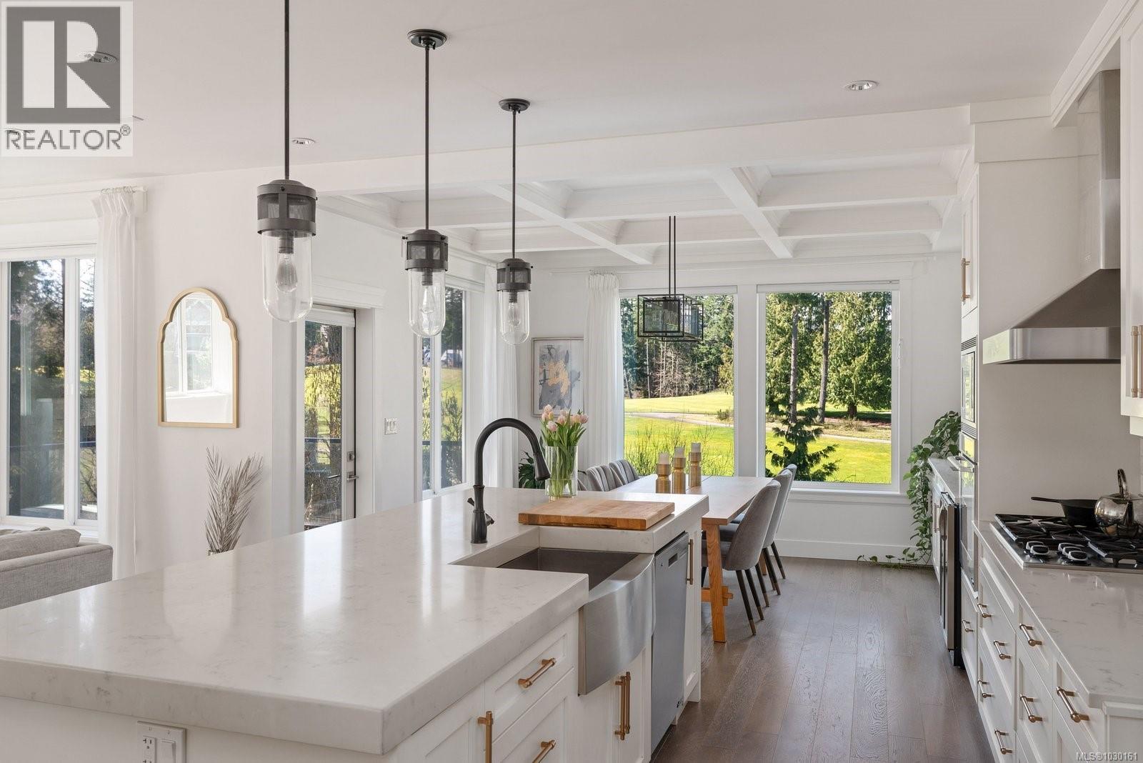 2168 CHAMPIONS WAY - 11