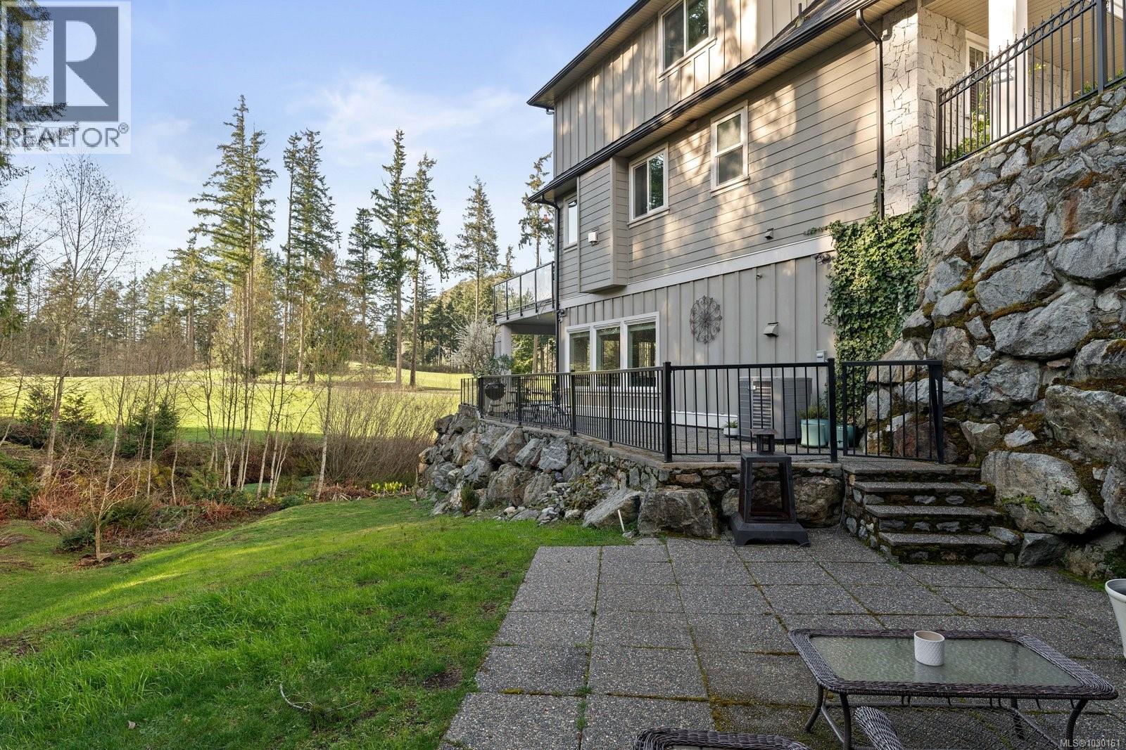 2168 CHAMPIONS WAY - 46