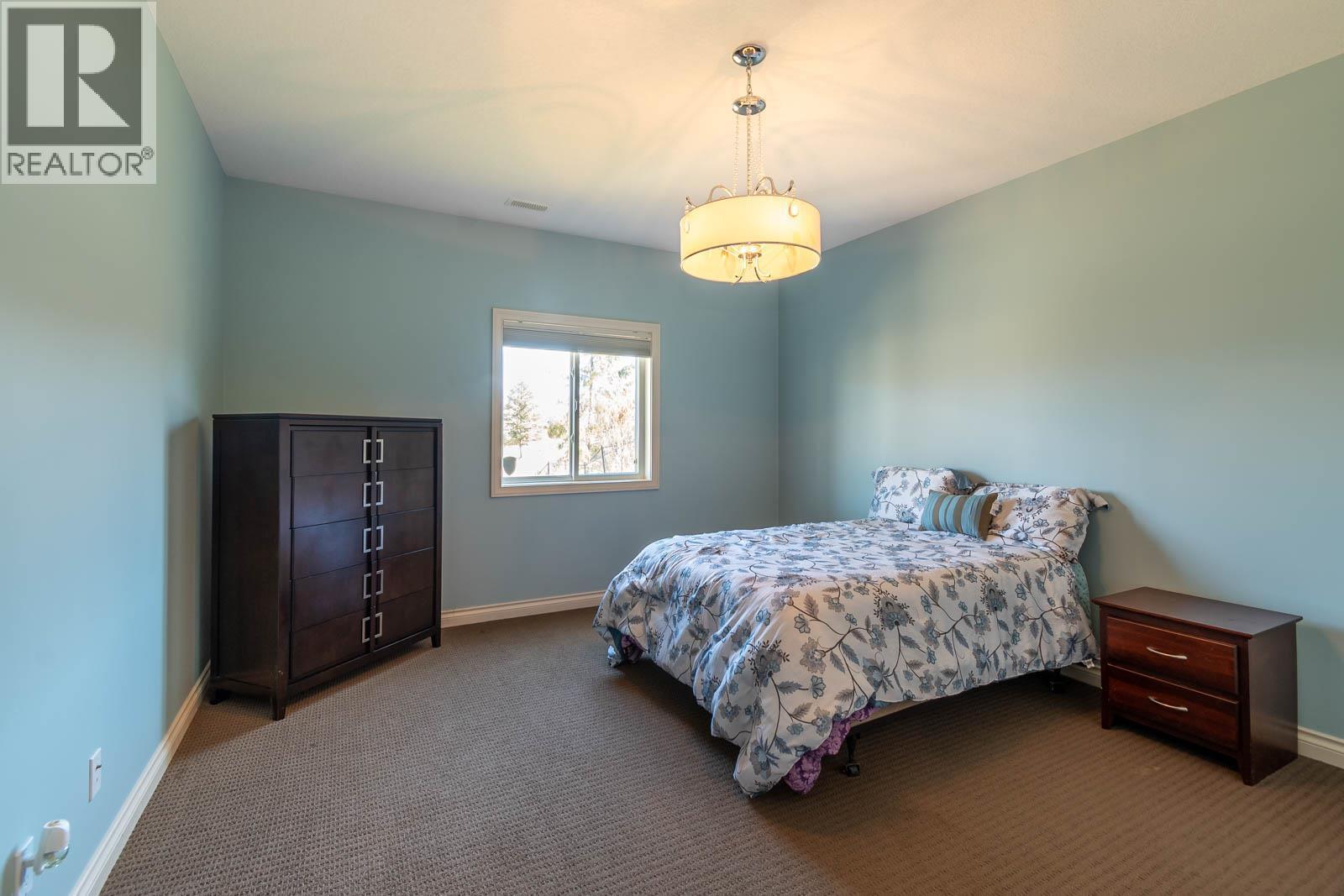 1025 Longacre Place, Vernon