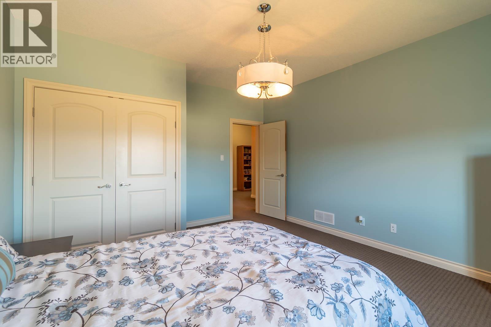 1025 Longacre Place, Vernon