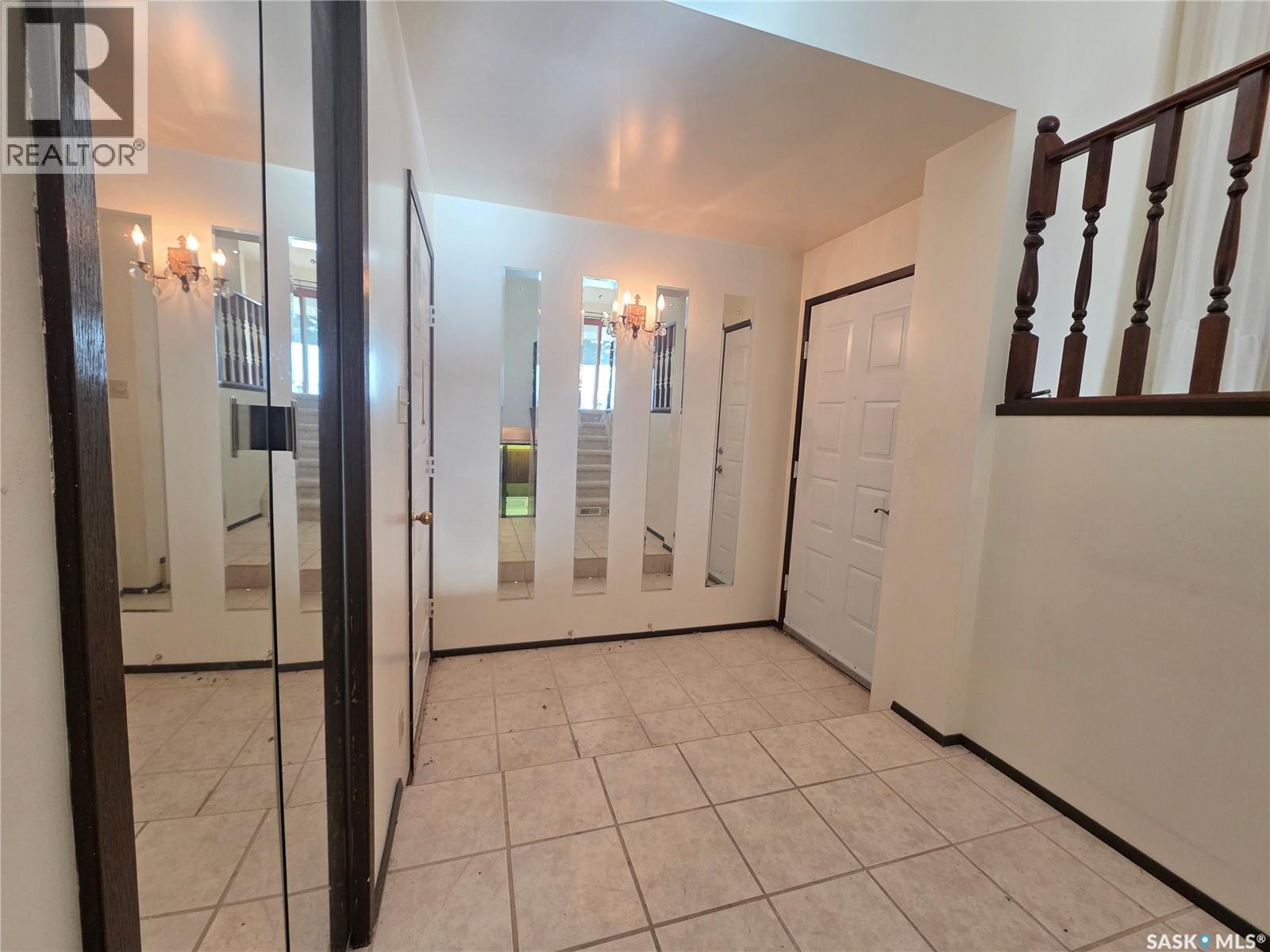 Single Family House Bi-level for Sale in  th AVENUE NE Swift Current 