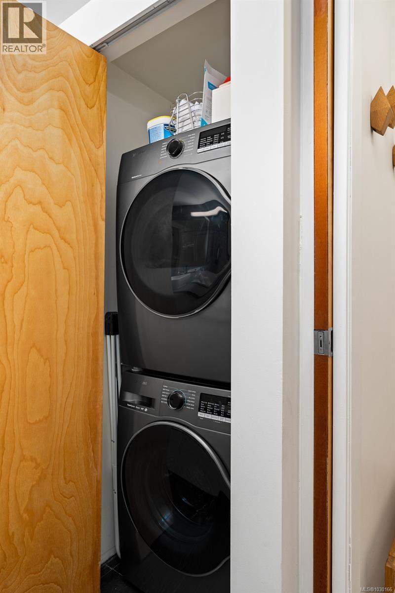 #205 932 JOHNSON ST - 20