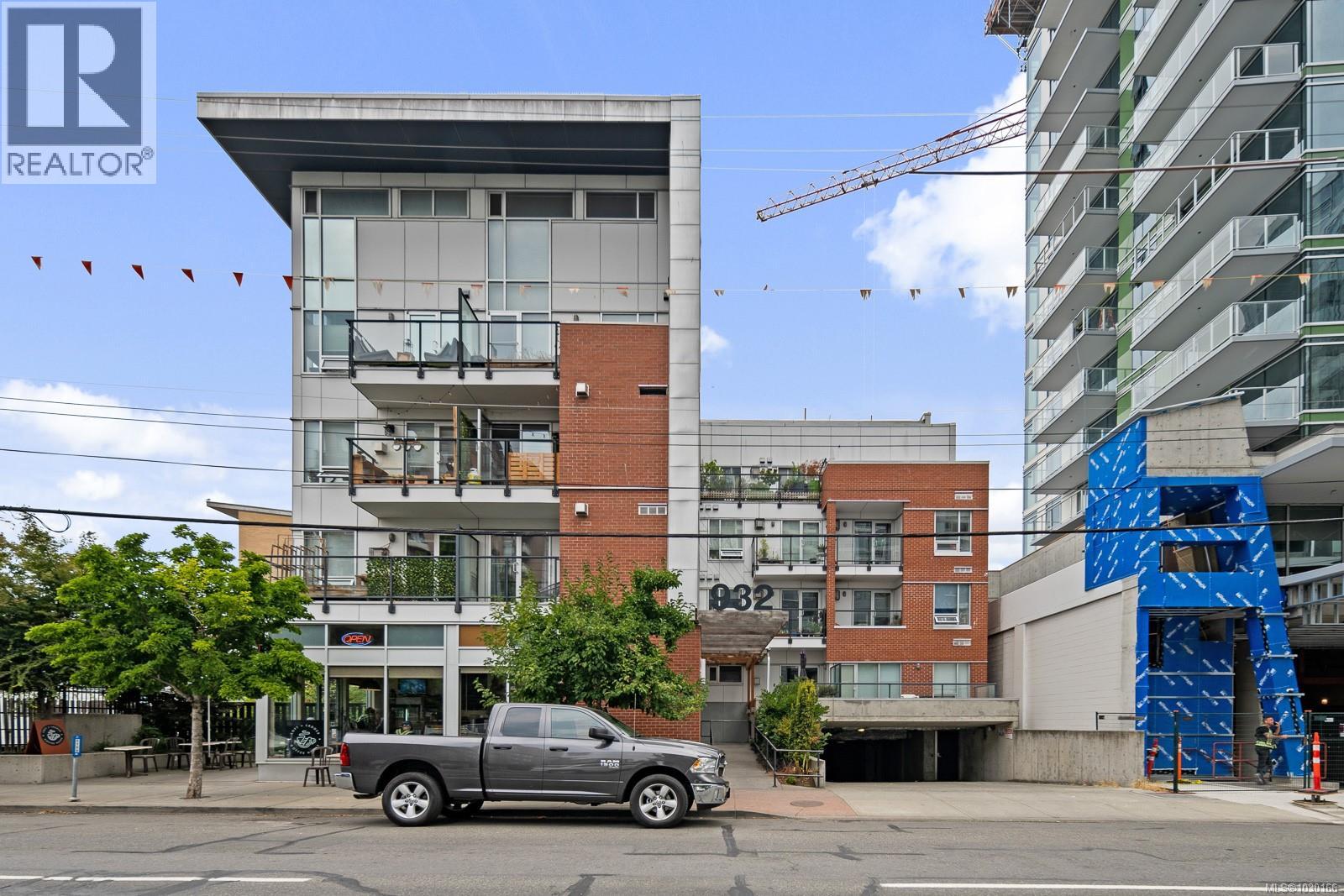 #205 932 JOHNSON ST - 21