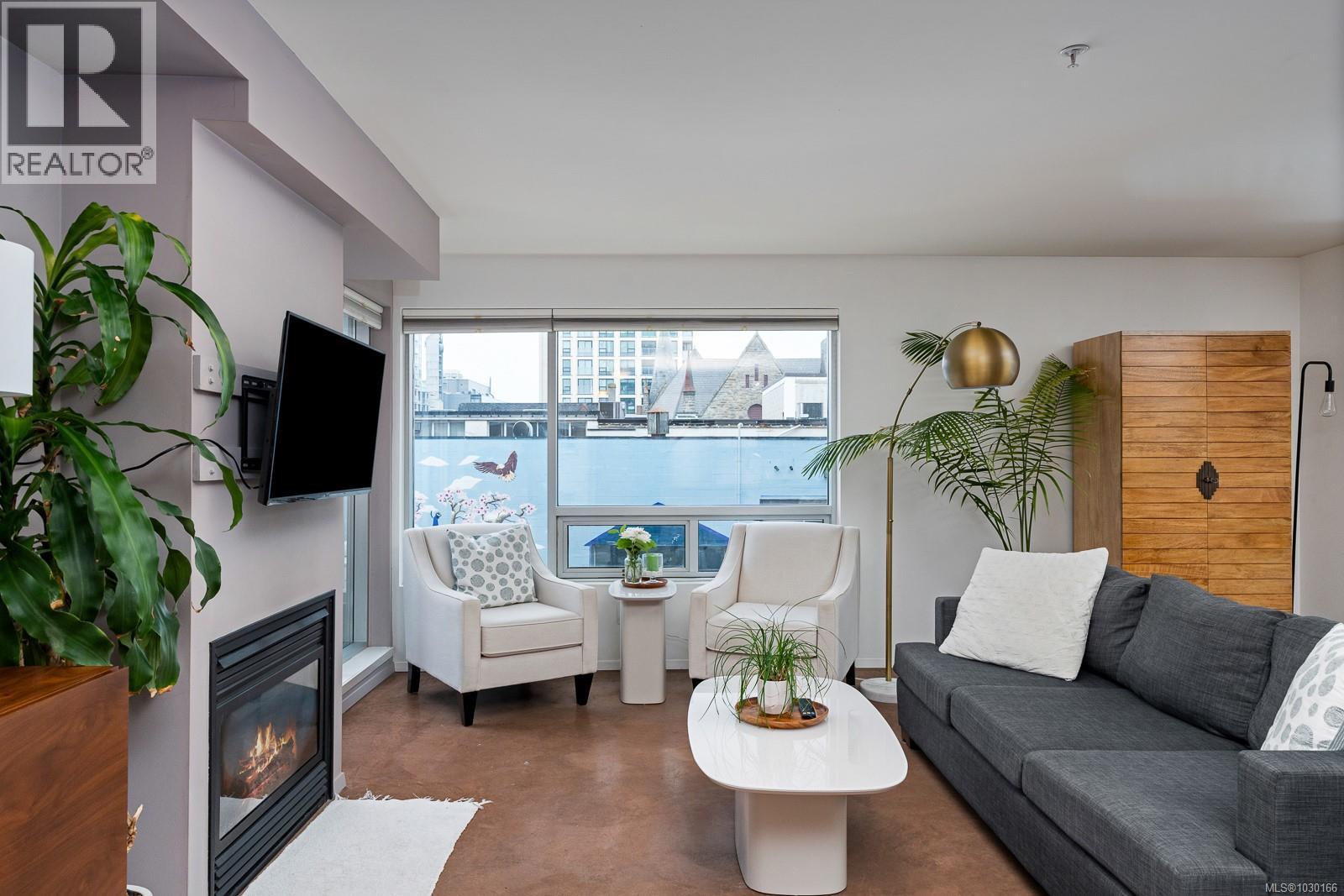 #205 932 JOHNSON ST - 8