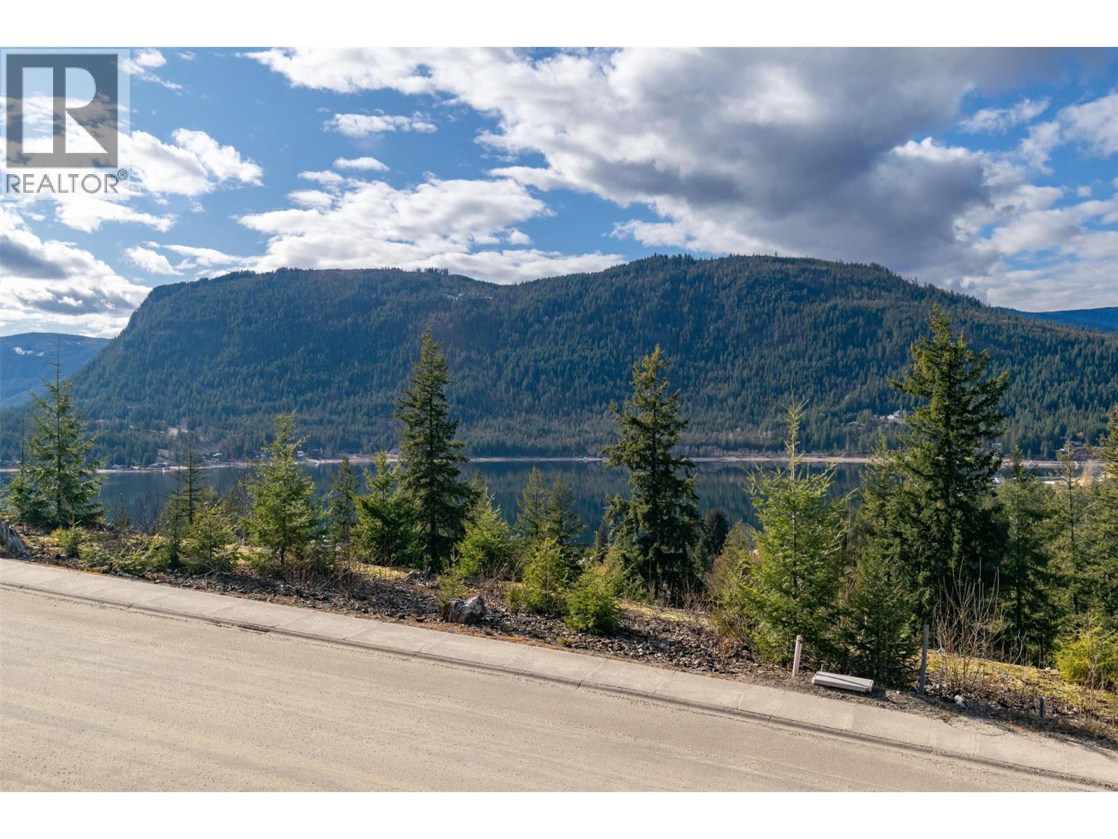 282 Bayview Drive, Sicamous