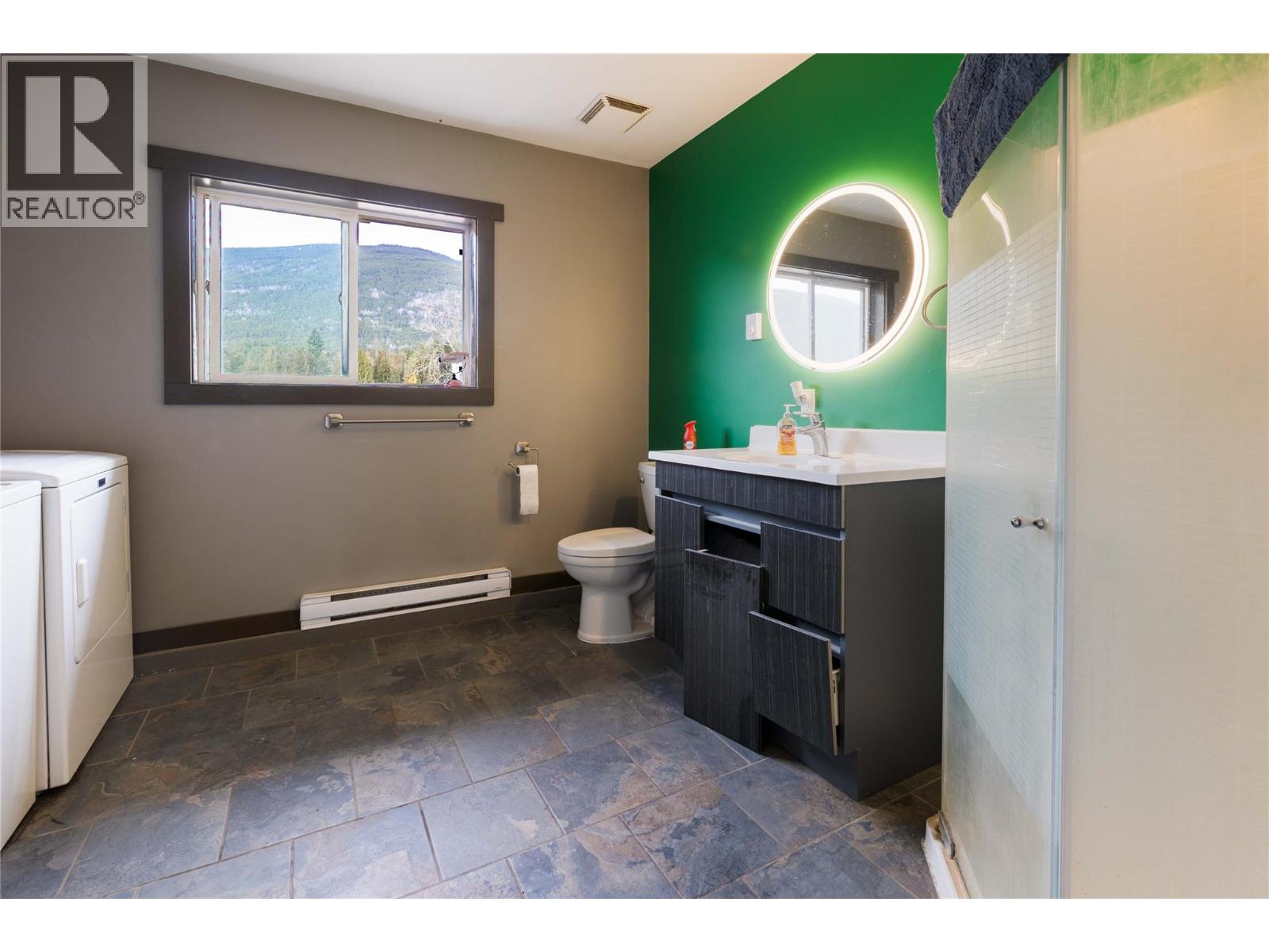 5311 30 Avenue NW, Salmon Arm