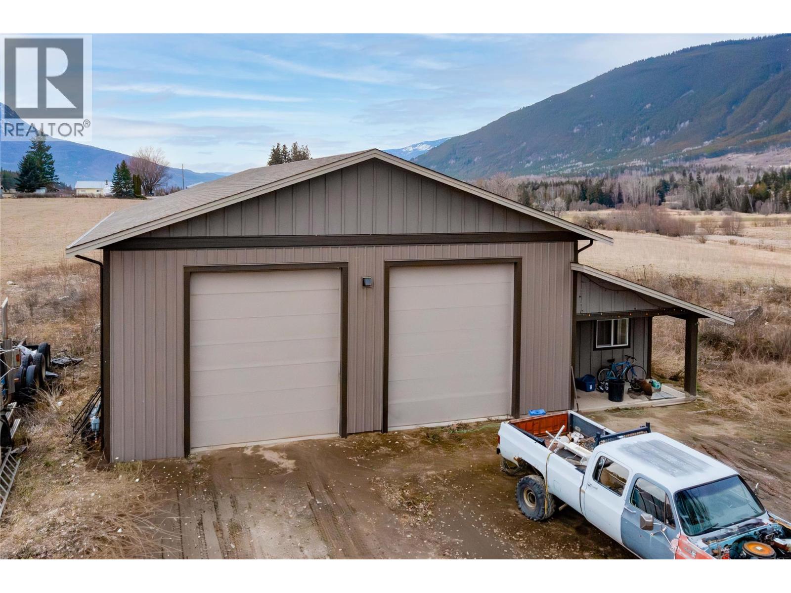 5311 30 Avenue NW, Salmon Arm