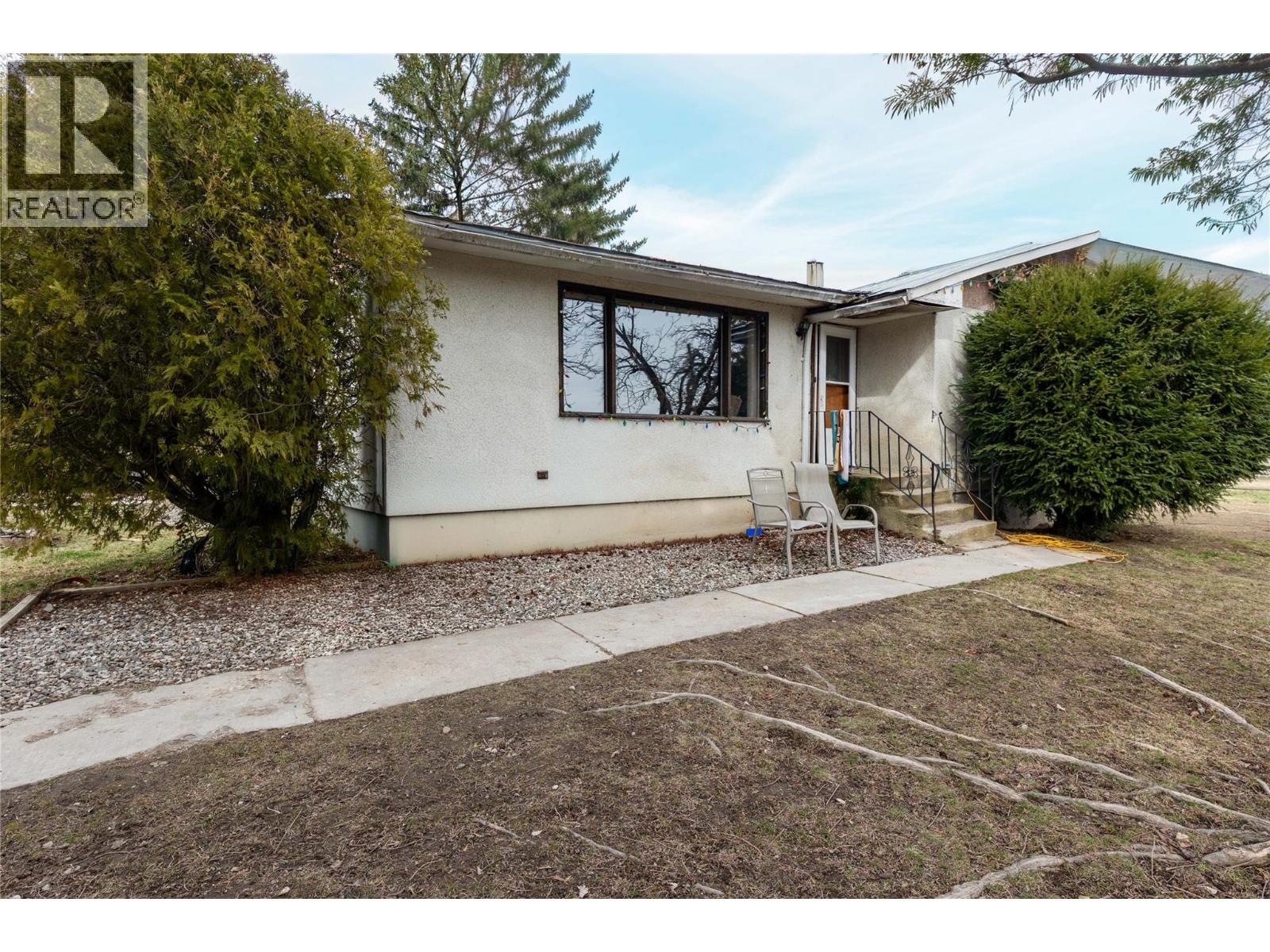 5311 30 Avenue NW, Salmon Arm