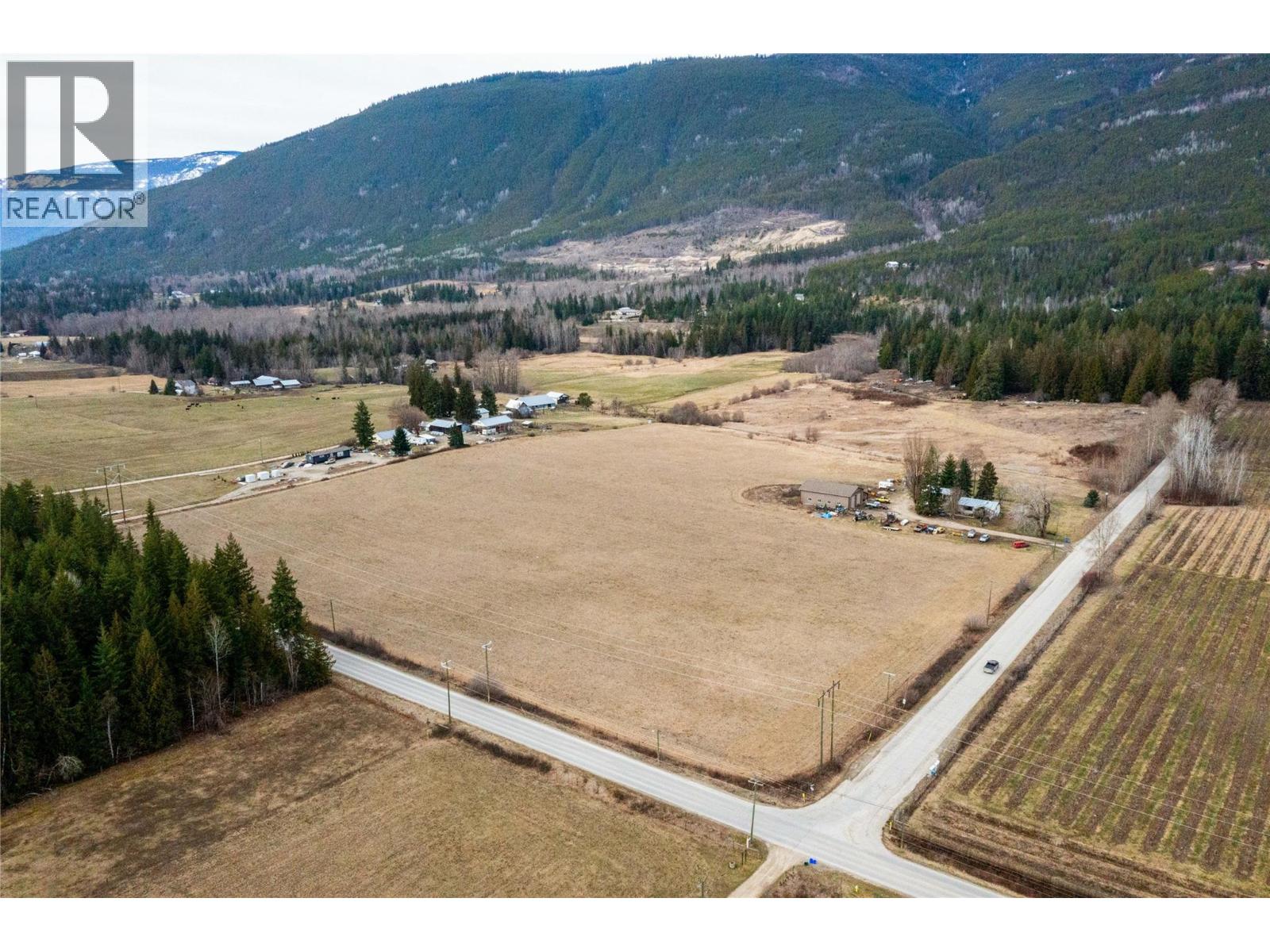 5311 30 Avenue NW, Salmon Arm