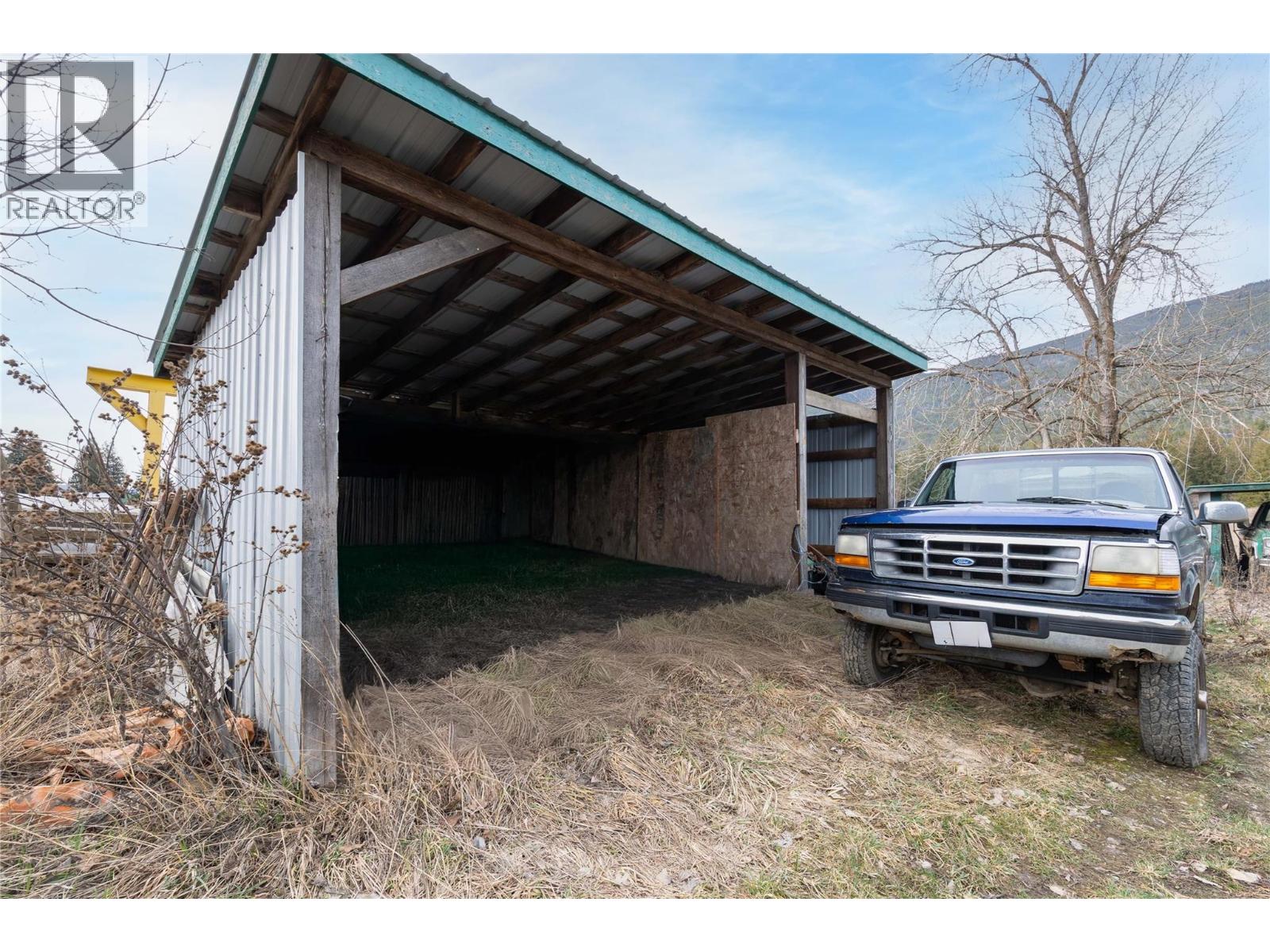 5311 30 Avenue NW, Salmon Arm