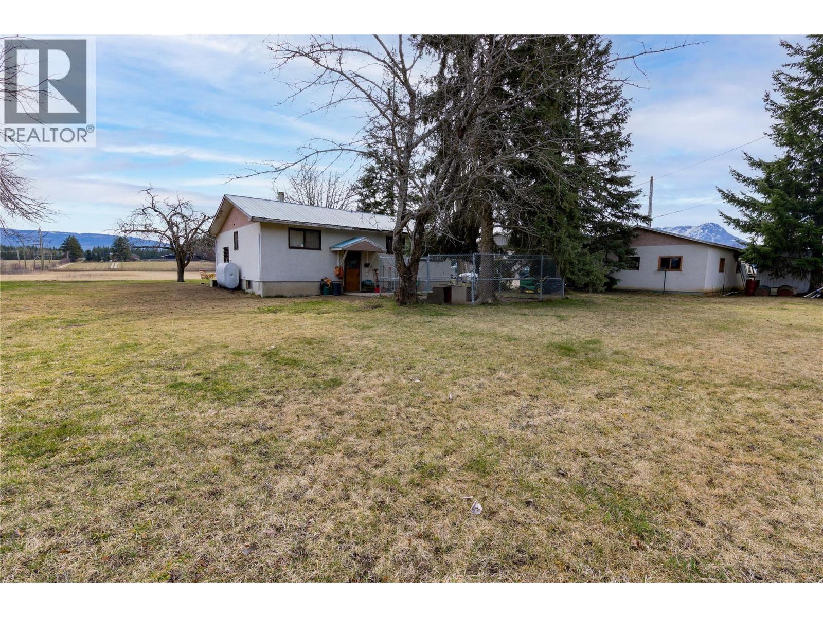 5311 30 Avenue NW, Salmon Arm