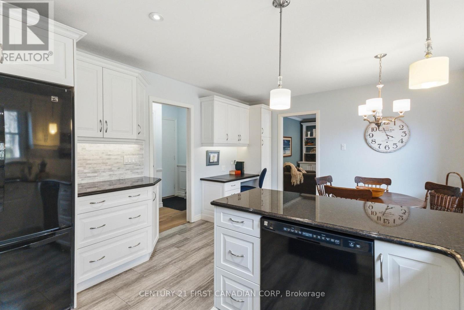 1080 VISCOUNT ROAD Property Photo