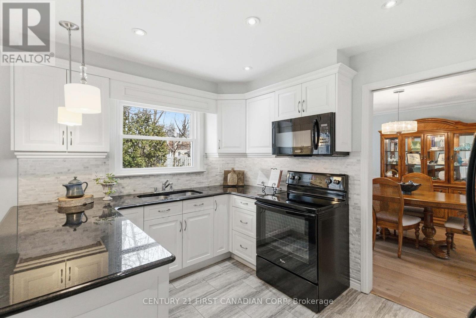 1080 VISCOUNT ROAD Property Photo