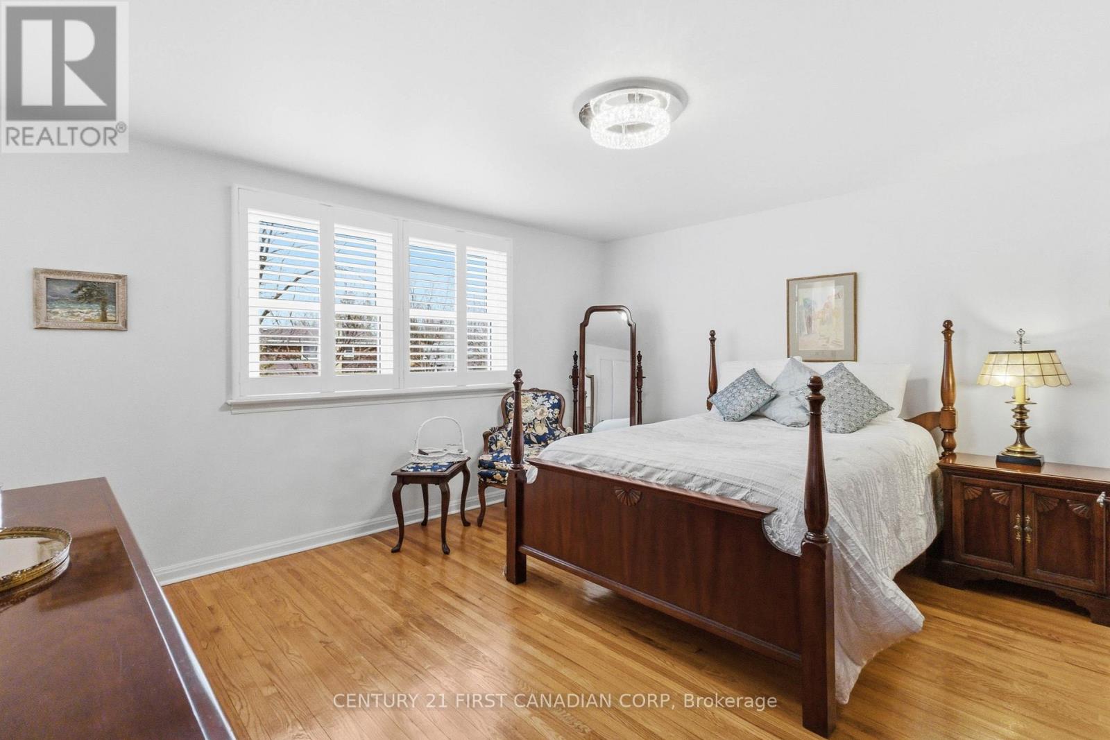 1080 VISCOUNT ROAD Property Photo