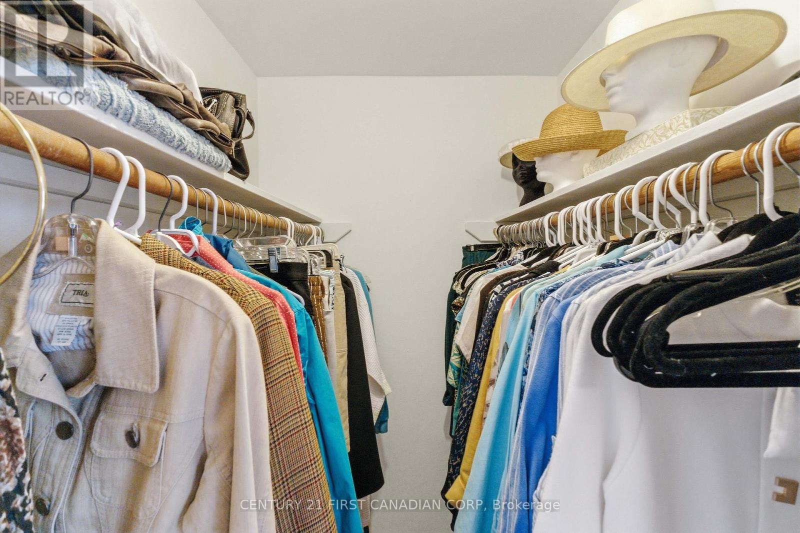 1080 VISCOUNT ROAD Property Photo