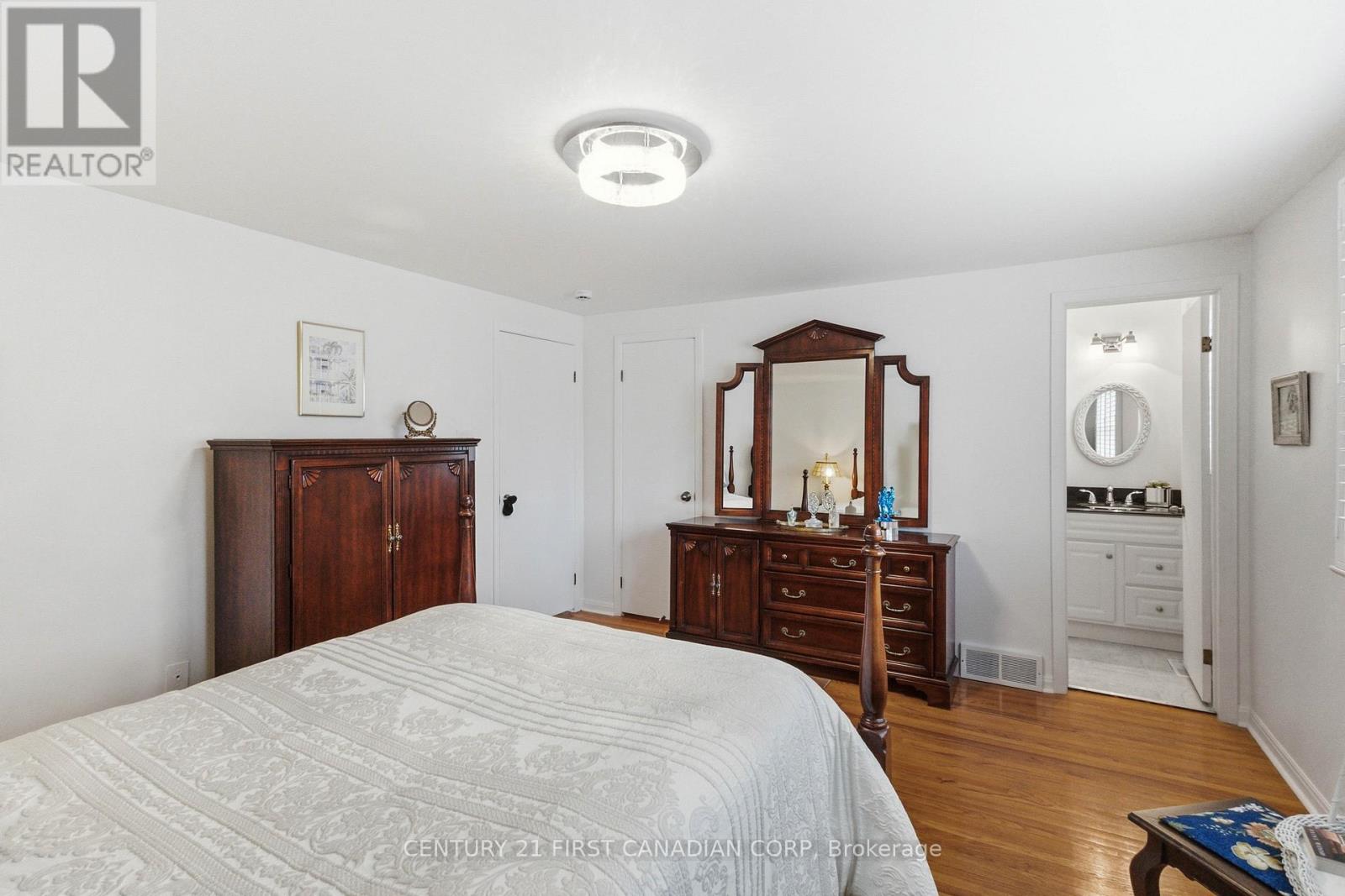 1080 VISCOUNT ROAD Property Photo