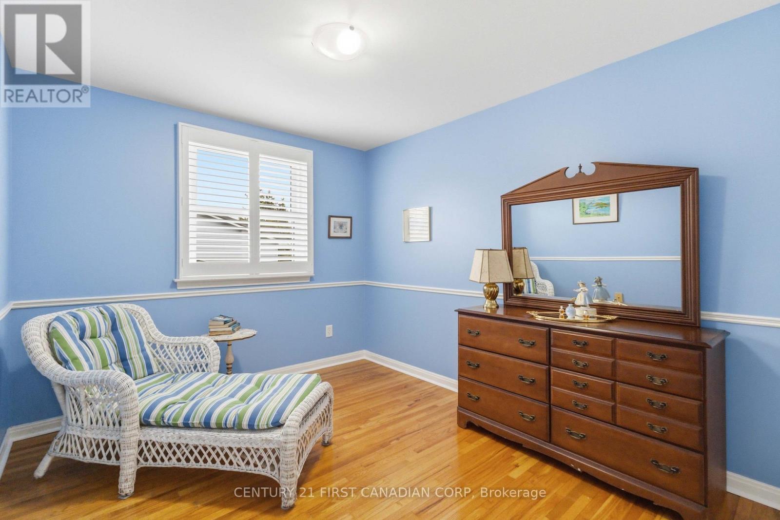 1080 VISCOUNT ROAD Property Photo