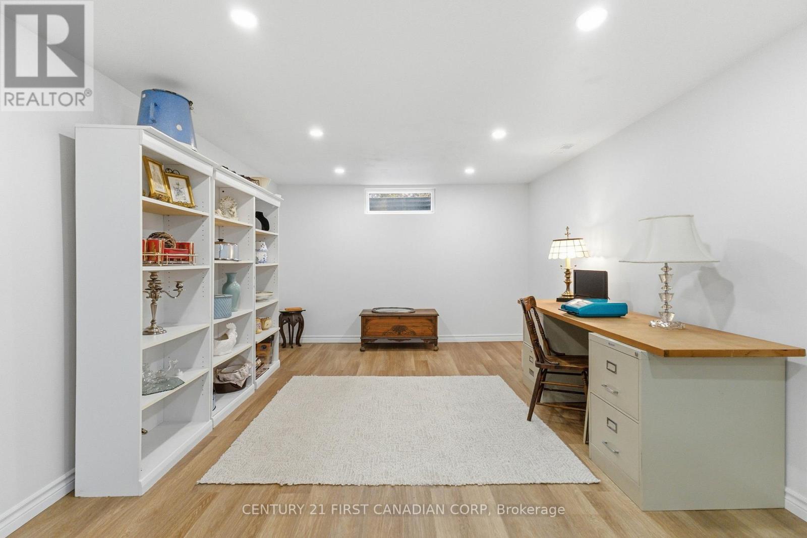 1080 VISCOUNT ROAD Property Photo