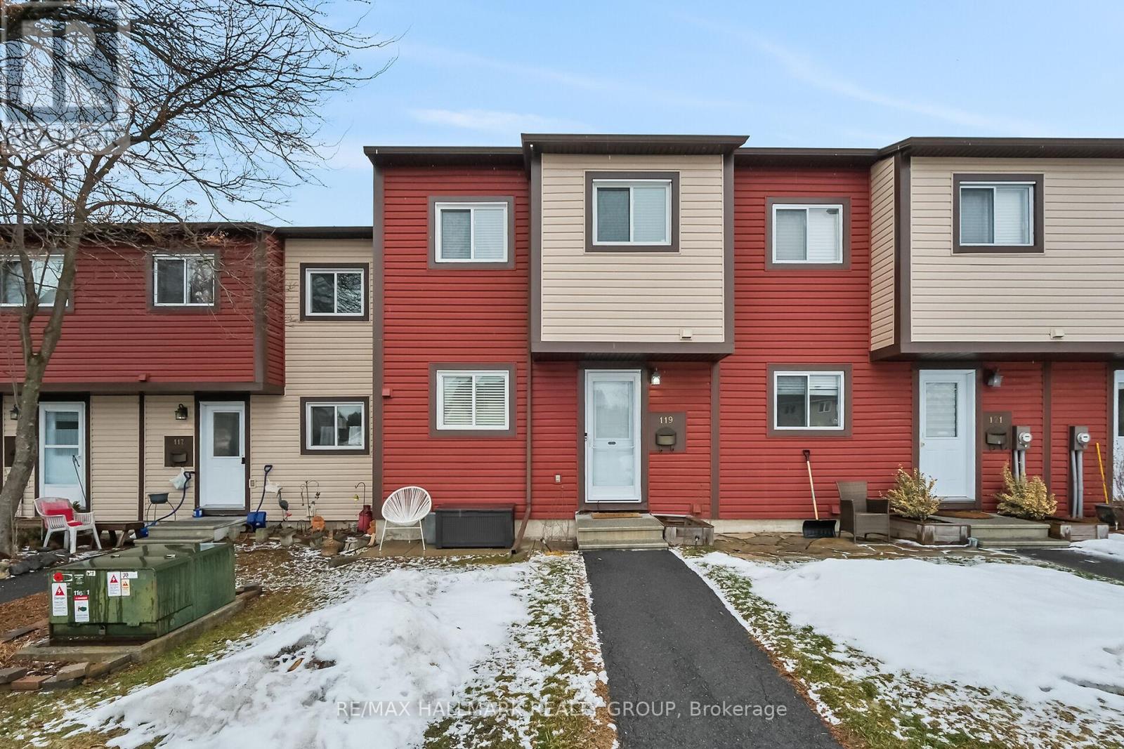 119 TEAL CRESCENT - 1