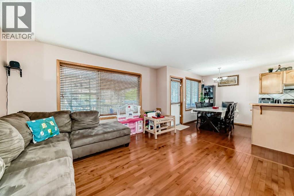 Single Family House for Sale in  Everstone Road SW Evergreen Calgary 