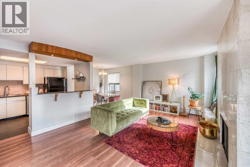 Single Family House for Sale in    Avenue SW Cliff Bungalow Calgary 