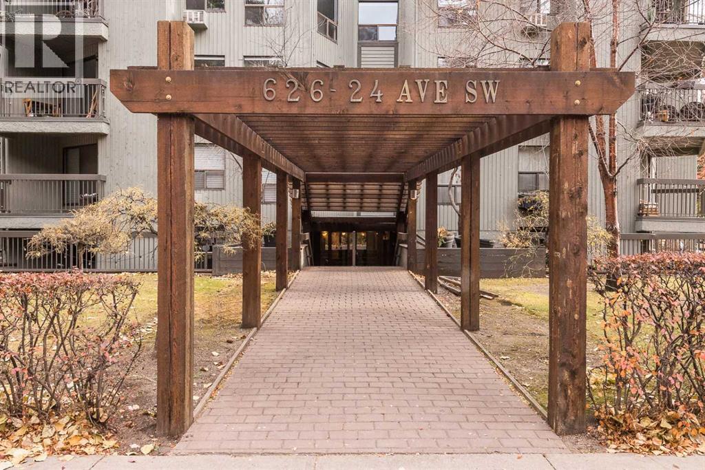 Single Family House for Sale in    Avenue SW Cliff Bungalow Calgary 