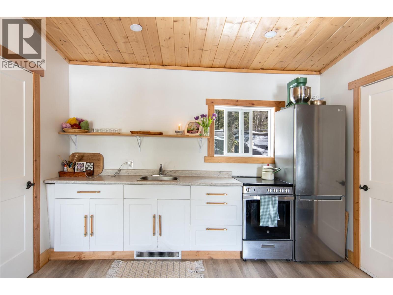 2325 Hedges Road, Golden