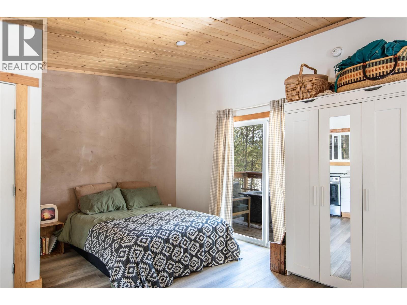 2325 Hedges Road, Golden