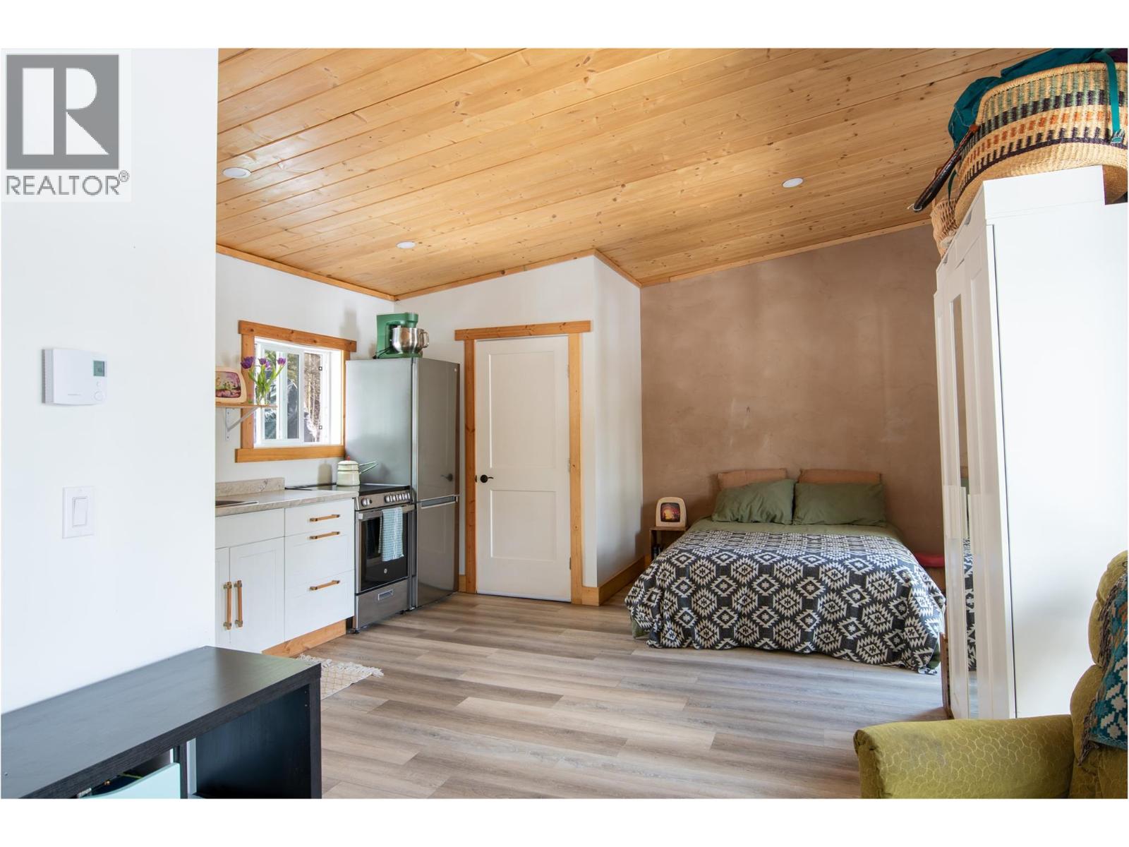 2325 Hedges Road, Golden