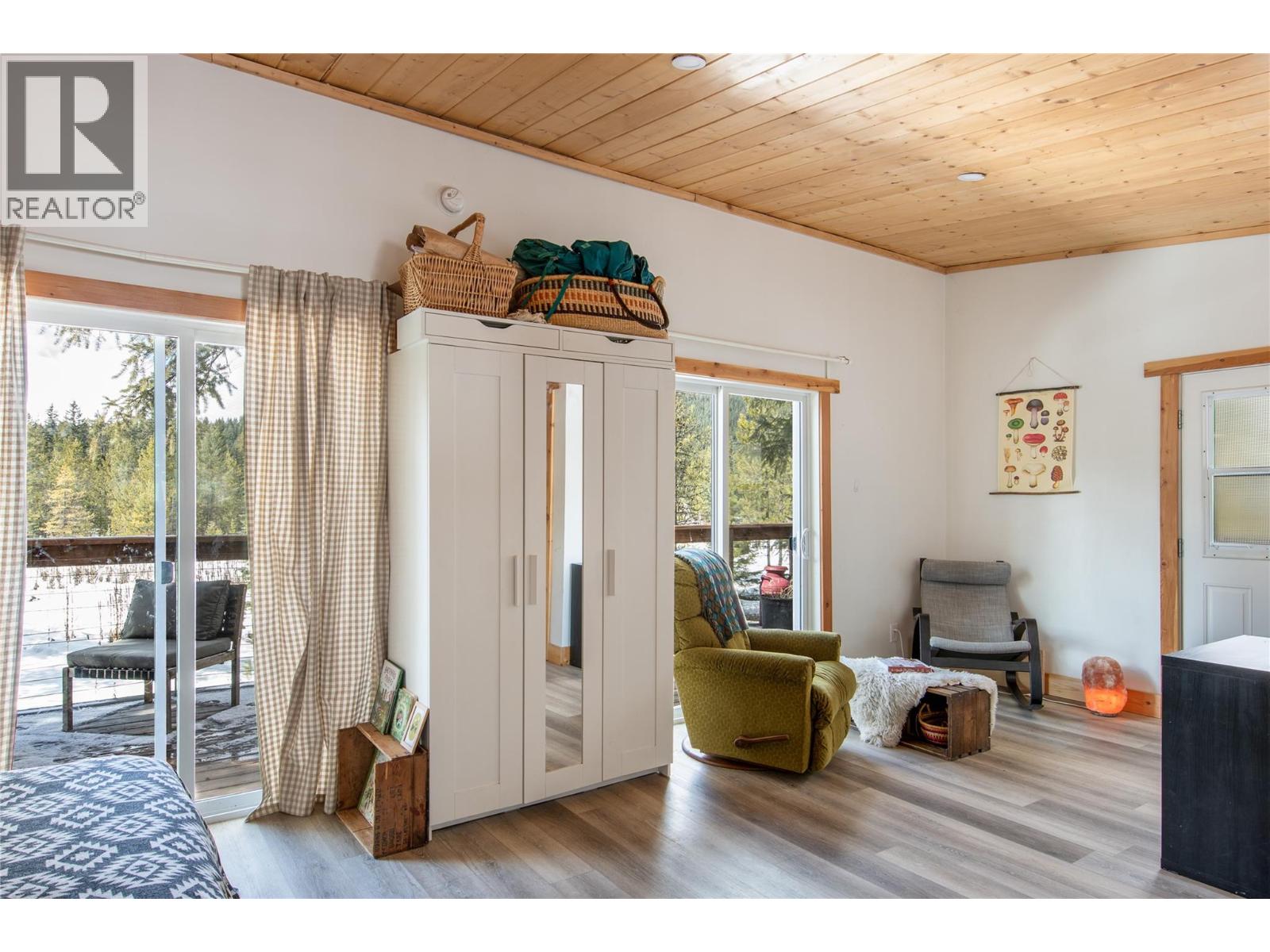 2325 Hedges Road - 5