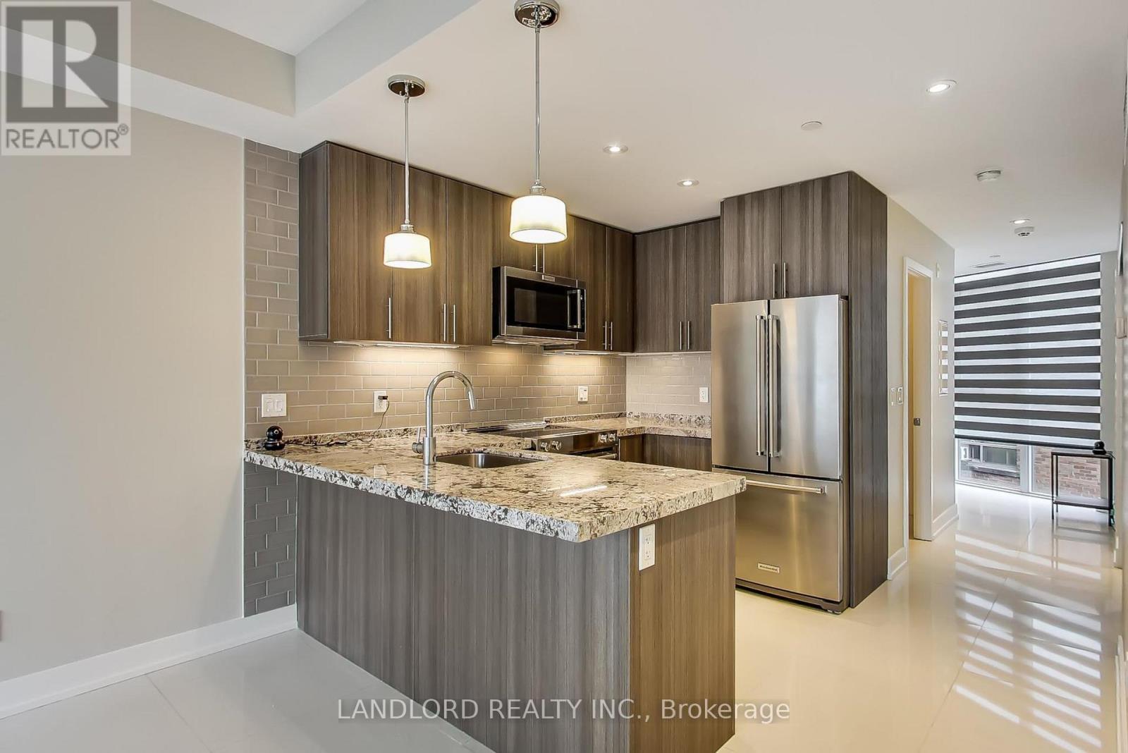 304 - 2A QUEENSBURY AVENUE