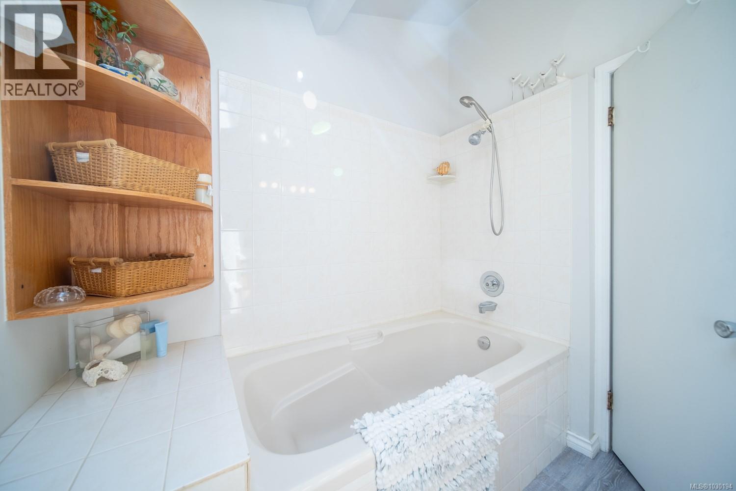 1600 SEACREST RD - 16