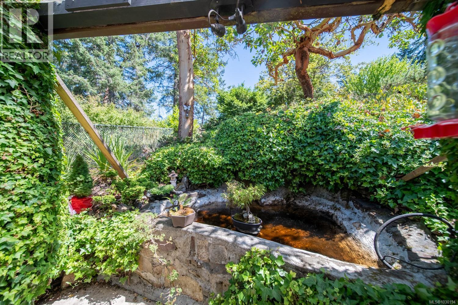 1600 SEACREST RD - 27