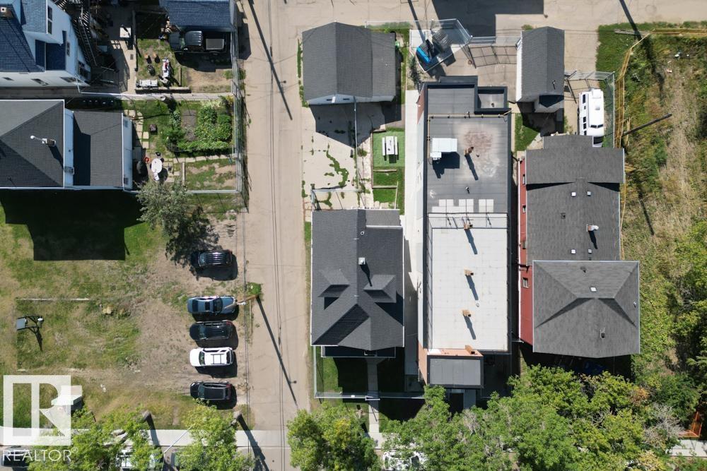 9513 103 AV NW, Edmonton