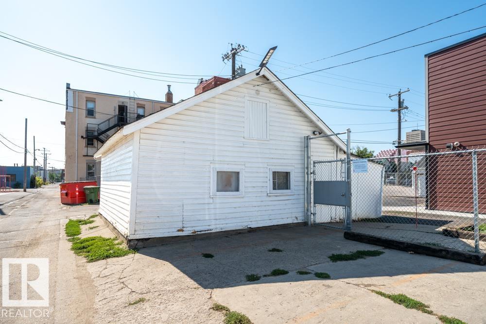 9513 103 AV NW, Edmonton