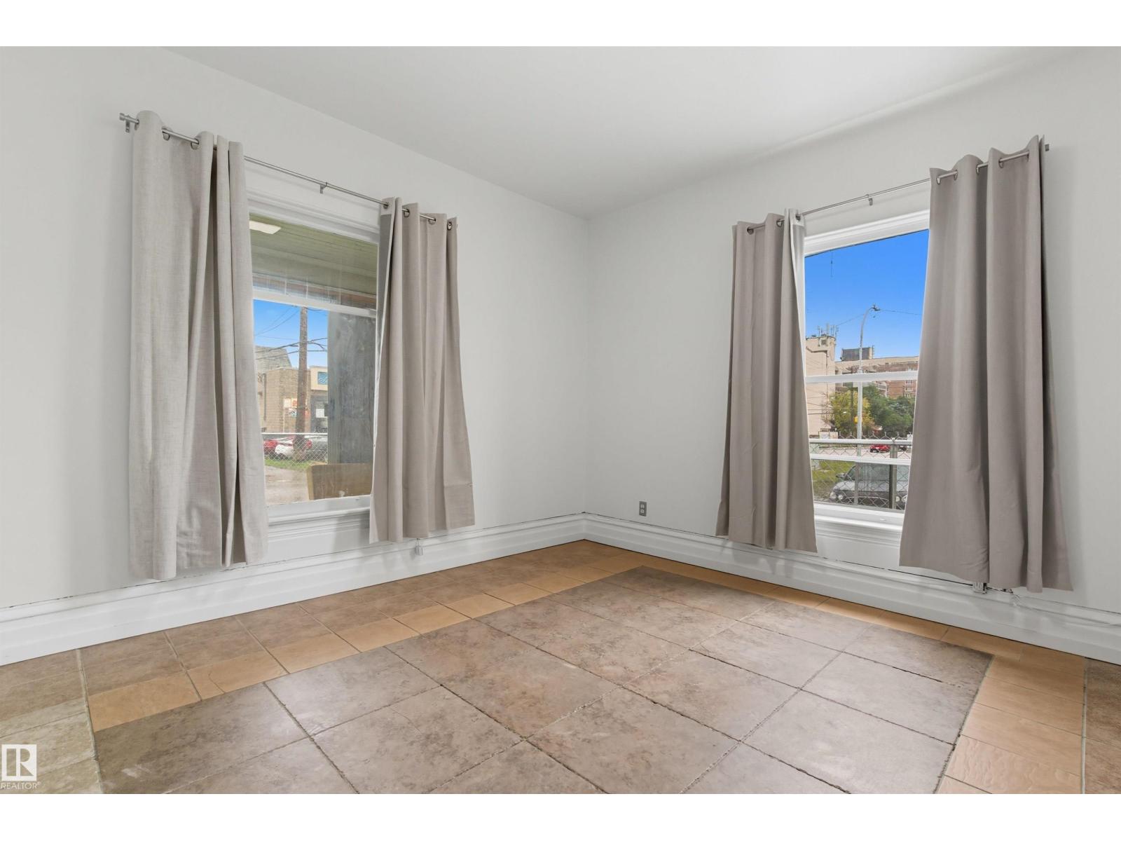 9513 103 AV NW, Edmonton