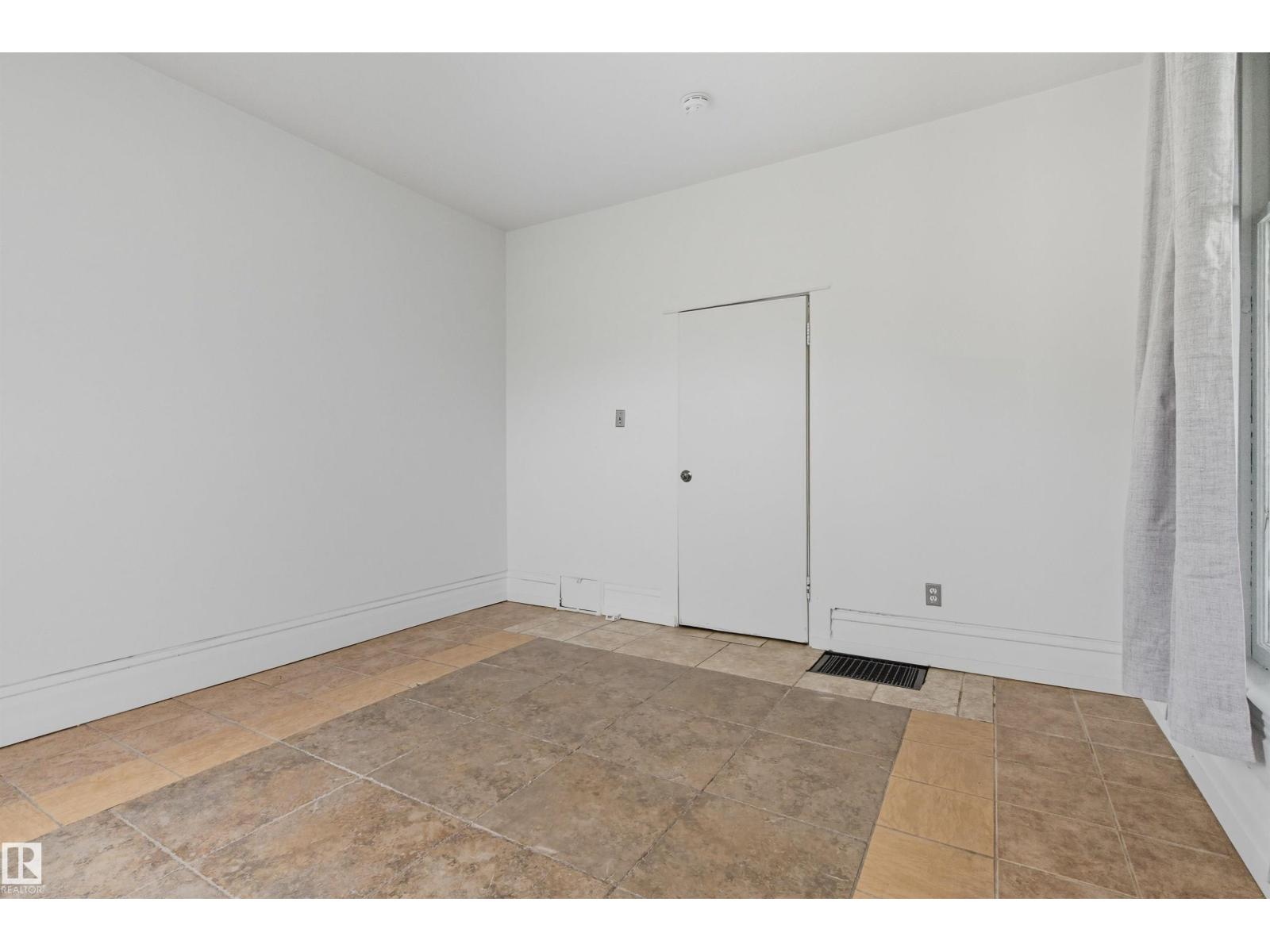 9513 103 AV NW, Edmonton