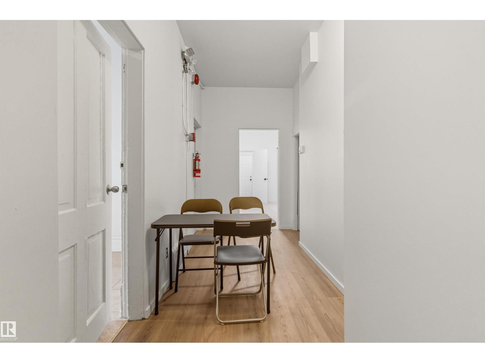 9513 103 AV NW, Edmonton