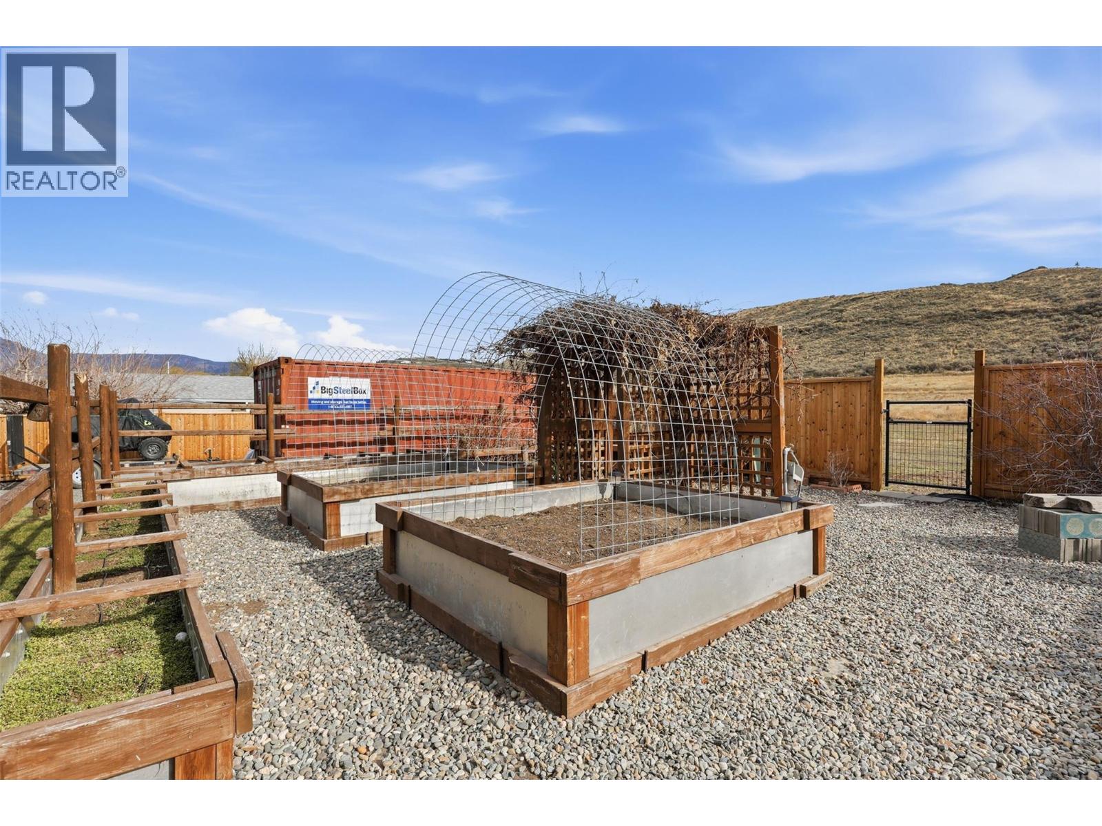 7044 WATSON Drive E, Kamloops