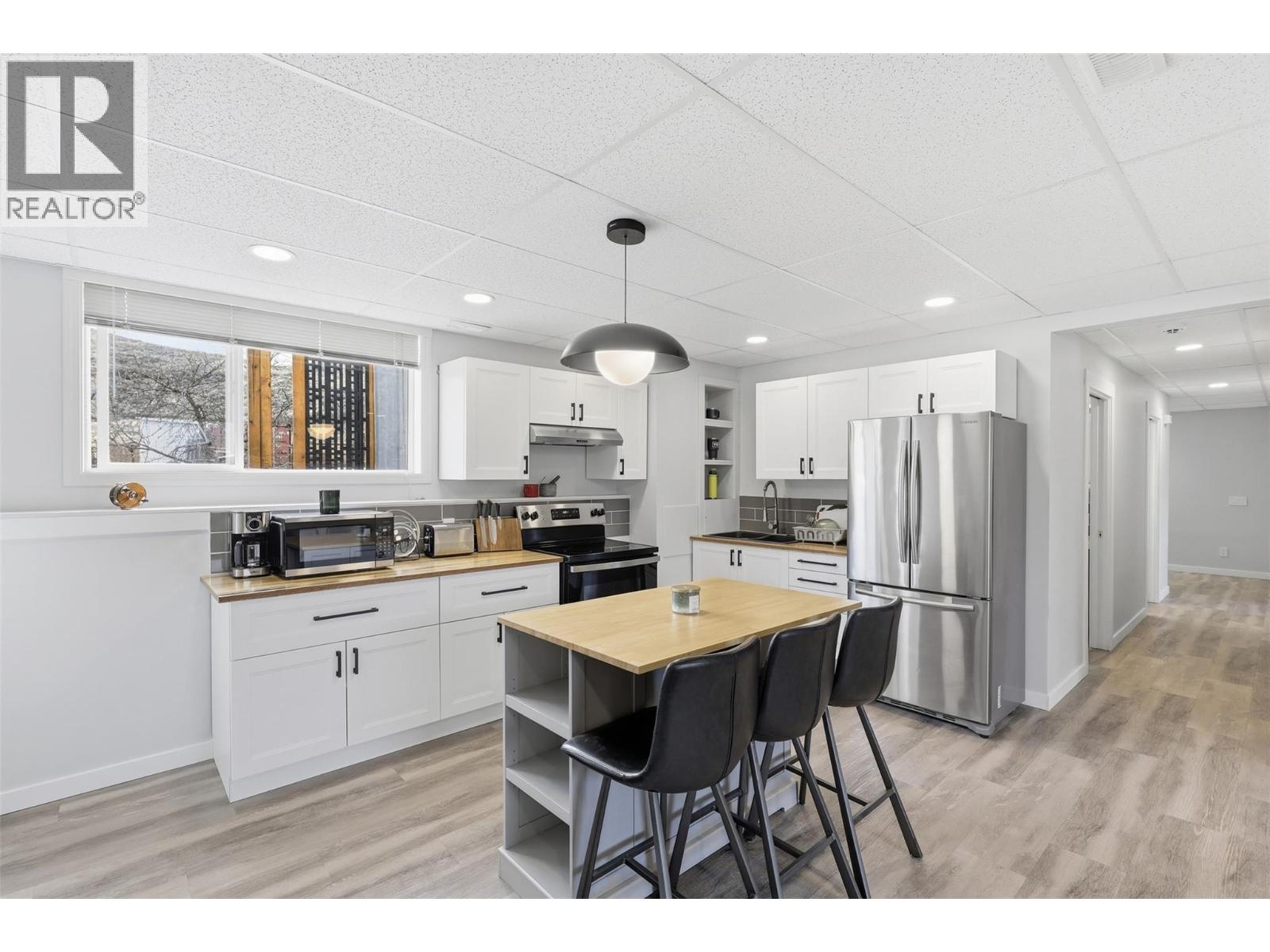 7044 WATSON Drive E, Kamloops