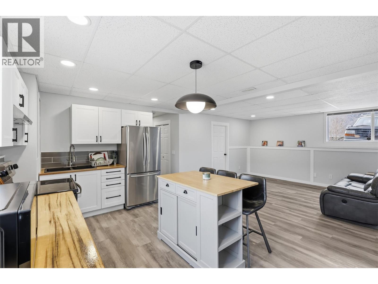 7044 WATSON Drive E, Kamloops