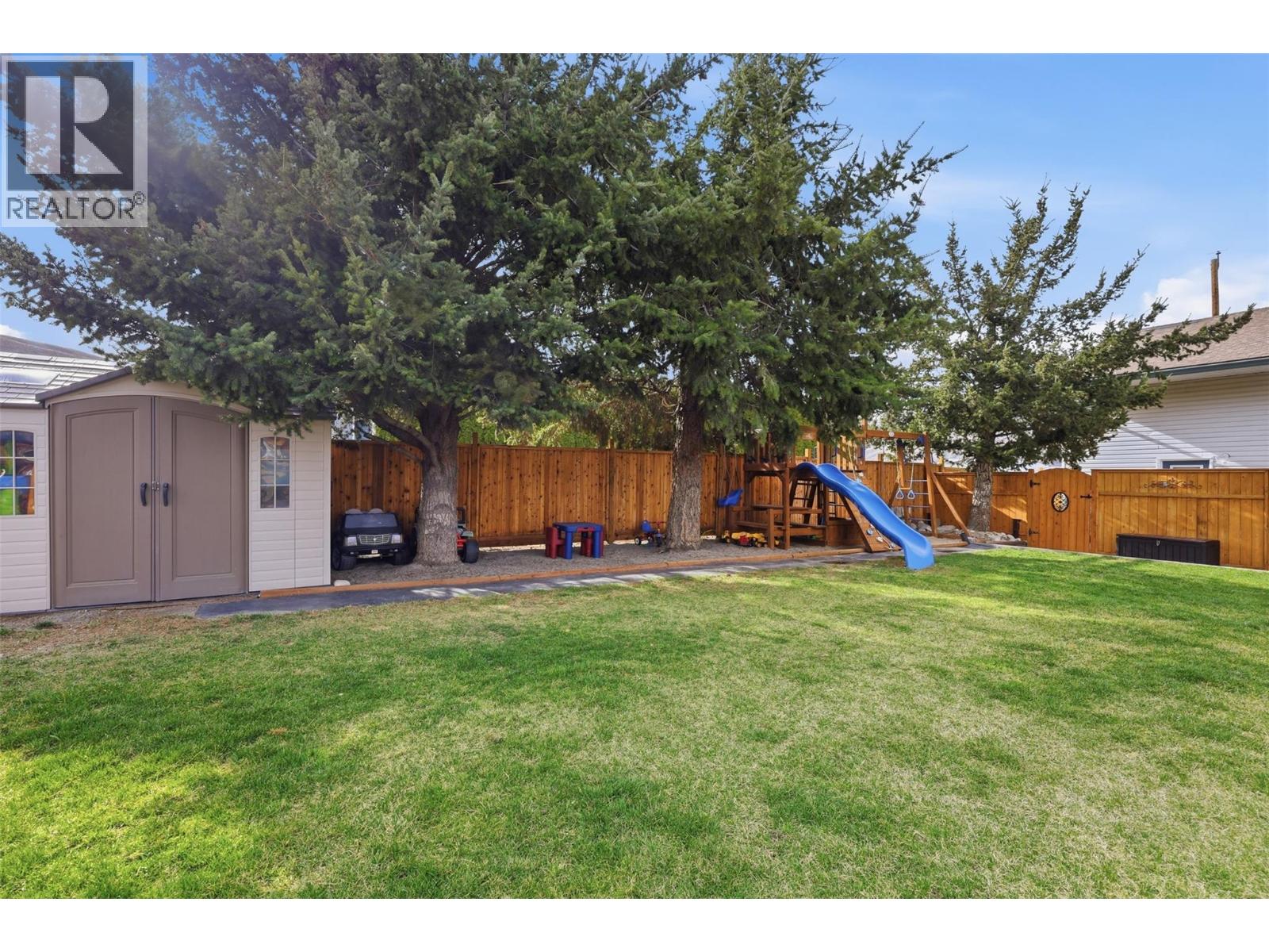 7044 WATSON Drive E, Kamloops