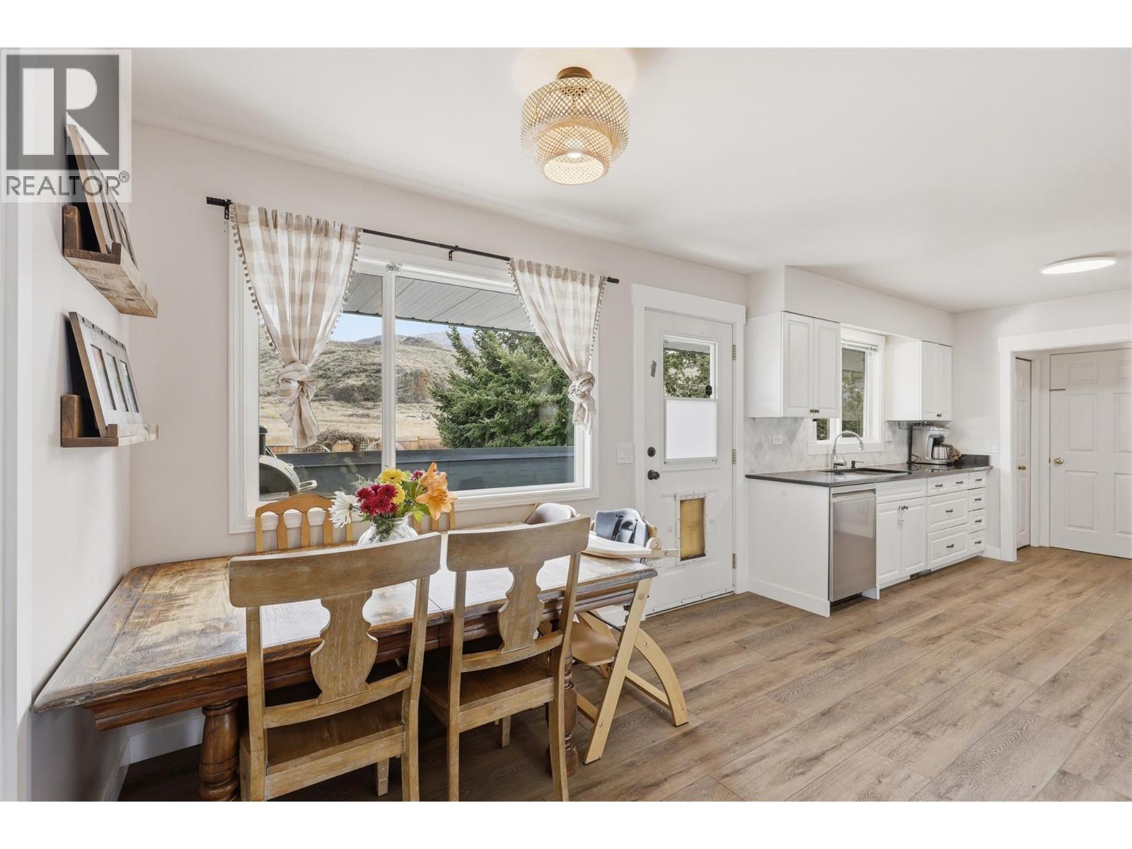 7044 WATSON Drive E, Kamloops