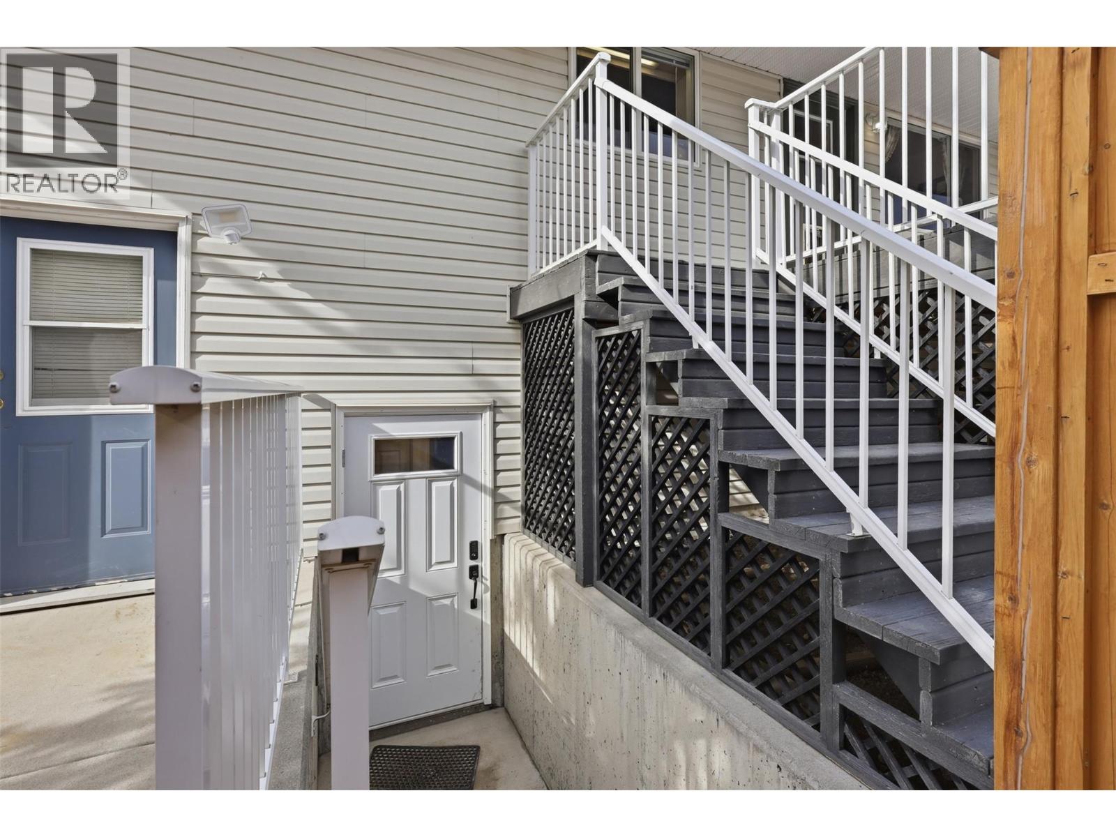 7044 WATSON Drive E, Kamloops