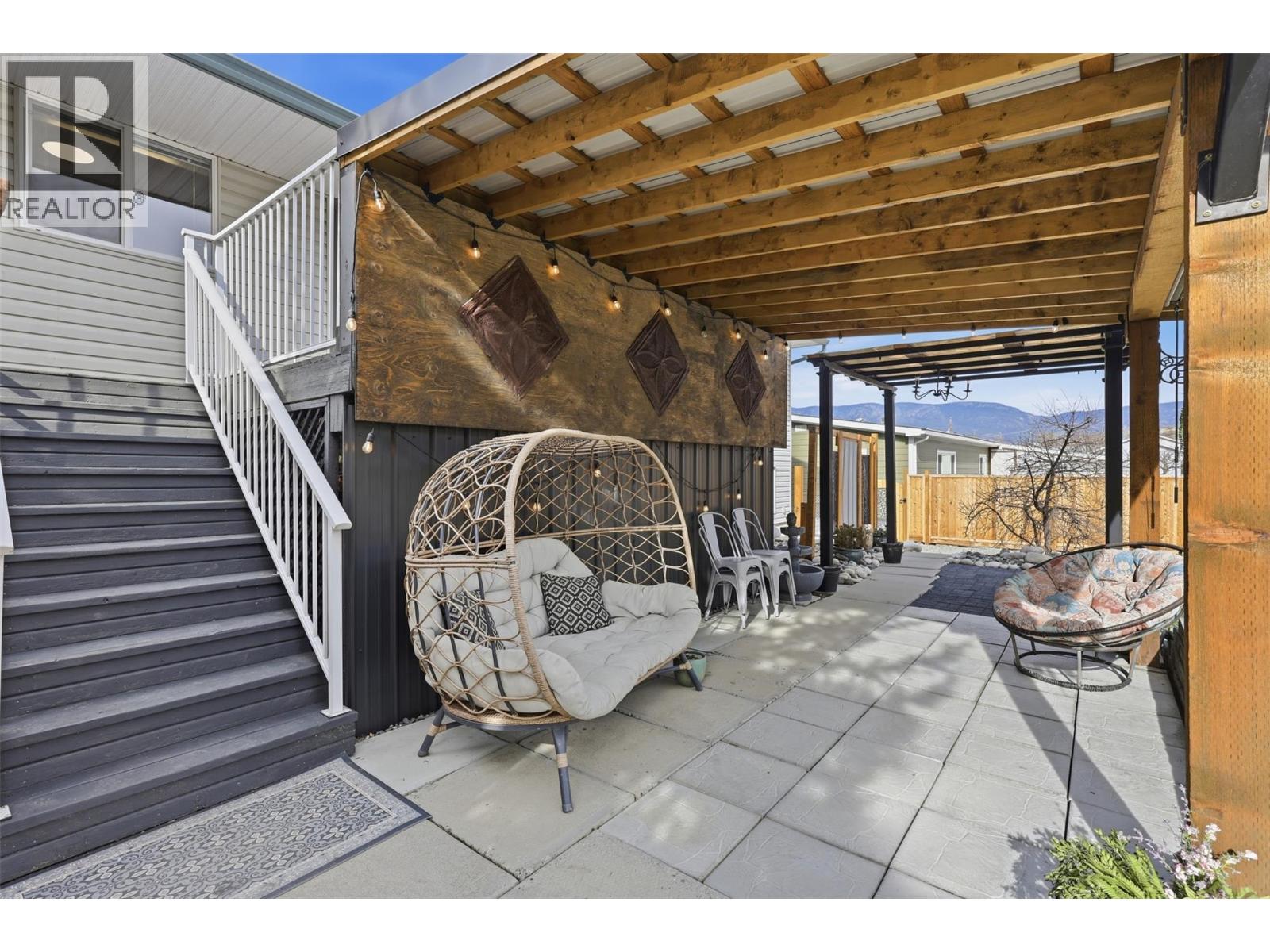 7044 WATSON Drive E, Kamloops