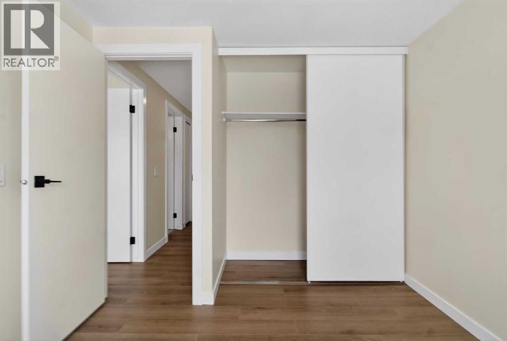 Single Family House for Sale in  Bermuda Lane NW Beddington Heights Calgary 